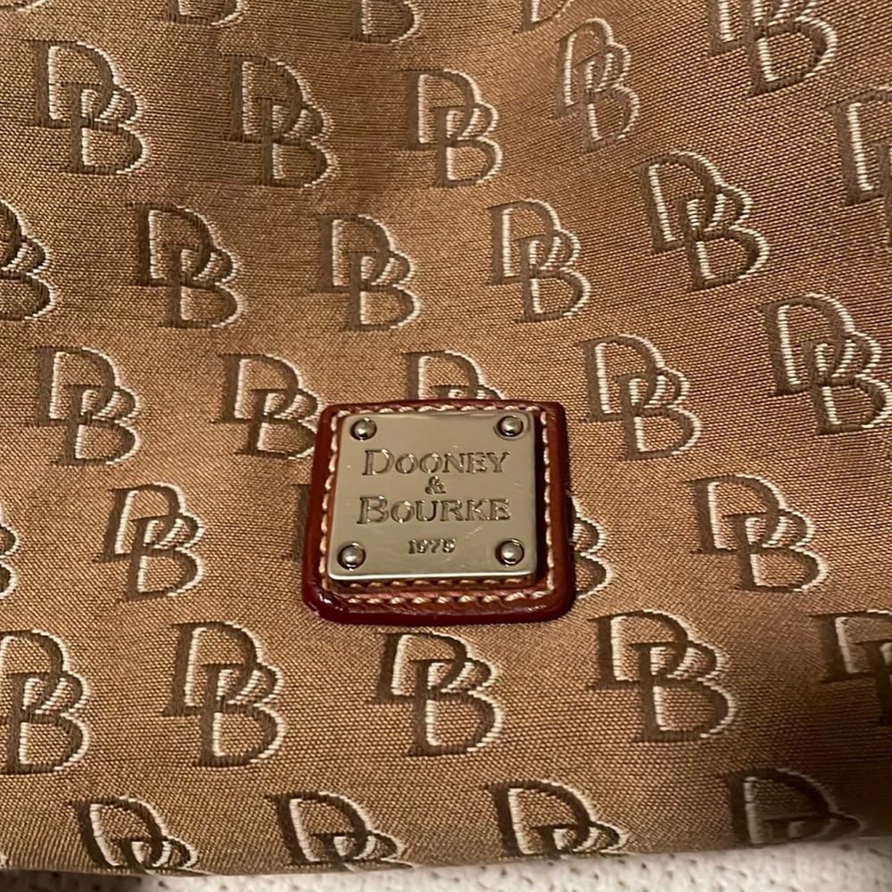 Dooney & Bourke (not authenticated) purse handbag